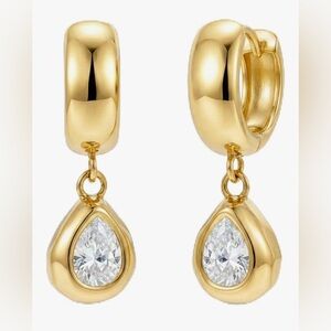 Gorgeous Nordstrom14KT Dip White Topaz Huggies Dangle earrings